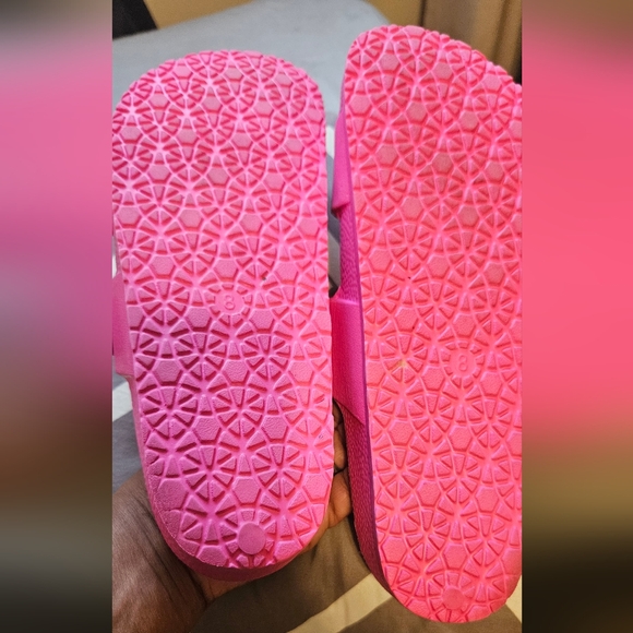 Target Shade and Shore Hot Pick Sandle - Picture 5 of 6